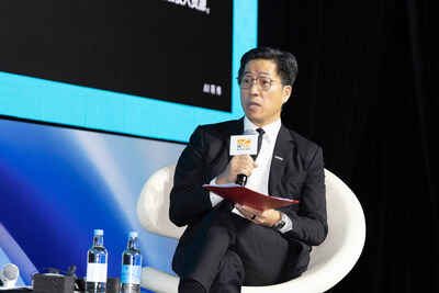 Ir Chris Chong, Acting Managing Director and Chief Exploitation of Astri Sharing information on how the transfer and marketing of technology transform innovative ideas into solutions practiced by the market in the seminar Ir Chris Chong, Acting Managing Director and Chief Exploitation of Astri Sharing information on how the transfer and marketing of technology transform innovative ideas into solutions practiced by the market in the seminar
