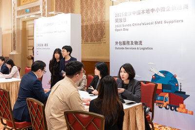 Representatives of 250 local SMEs attend Sands China Local PME SME supplier Open Day Thursday at Londonian Macao. This year, the event connects local SMEs, including Macao Enterprises certified by the DSEDT technology certification program, with representatives of the supply of Sands China - thus facilitating face -to -face conversations for potential suppliers to find out about supply opportunities in various departments of Sands China. (Prnewsfoto / Sands China Ltd.) Representatives of 250 local SMEs attend Sands China Local PME SME supplier Open Day Thursday at Londonian Macao. This year, the event connects local SMEs, including Macao Enterprises certified by the DSEDT technology certification program, with representatives of the supply of Sands China - thus facilitating face -to -face conversations for potential suppliers to find out about supply opportunities in various departments of Sands China. (Prnewsfoto / Sands China Ltd.)