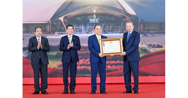 Vingroup awarded first-class labor order for outstanding achievements in developing the national exhibition and convention center