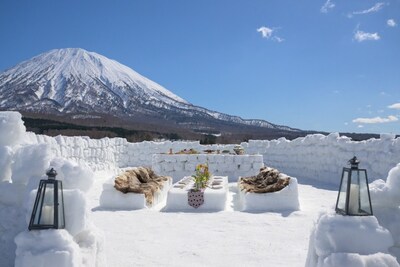 Asyatt snow table Asyatt snow table