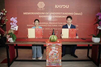 From left to right: Ms. Susan Chen, General Manager for Southeast Asia of Kayou Cultural Creativity Co., Ltd. From right: Mr. Alvin Lee, CEO of One Universal Production & Group of Companies