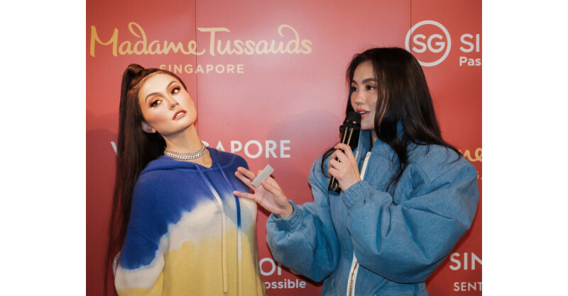 AGNEZ MO Reunites with Wax Figure and Fans at Madame Tussauds Singapore’s Exclusive Fan Meet