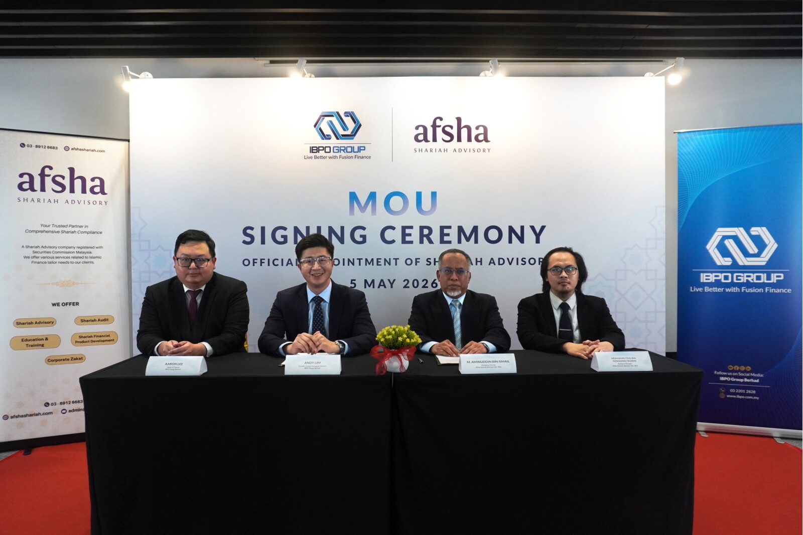 IBPO Group Berhad and Afsha Shariah Advisory Sdn. Bhd. officially formalise their partnership with the appointment of Afsha as IBPO’s Official Shariah Advisor, reinforcing IBPO’s commitment to delivering Shariah-compliant financing solutions. From the middle left; IBPO Group Berhad, Founder & Group Managing Director, Andy Lim and Head of Finance, Aaron Lee. From the middle right; Afsha Shariah Advisory Sdn. Bhd., Managing Director, M. Aminuddin Bin Ismail and Assistant Manager, Mohamad Faiq Bin Mohamad Sharin.