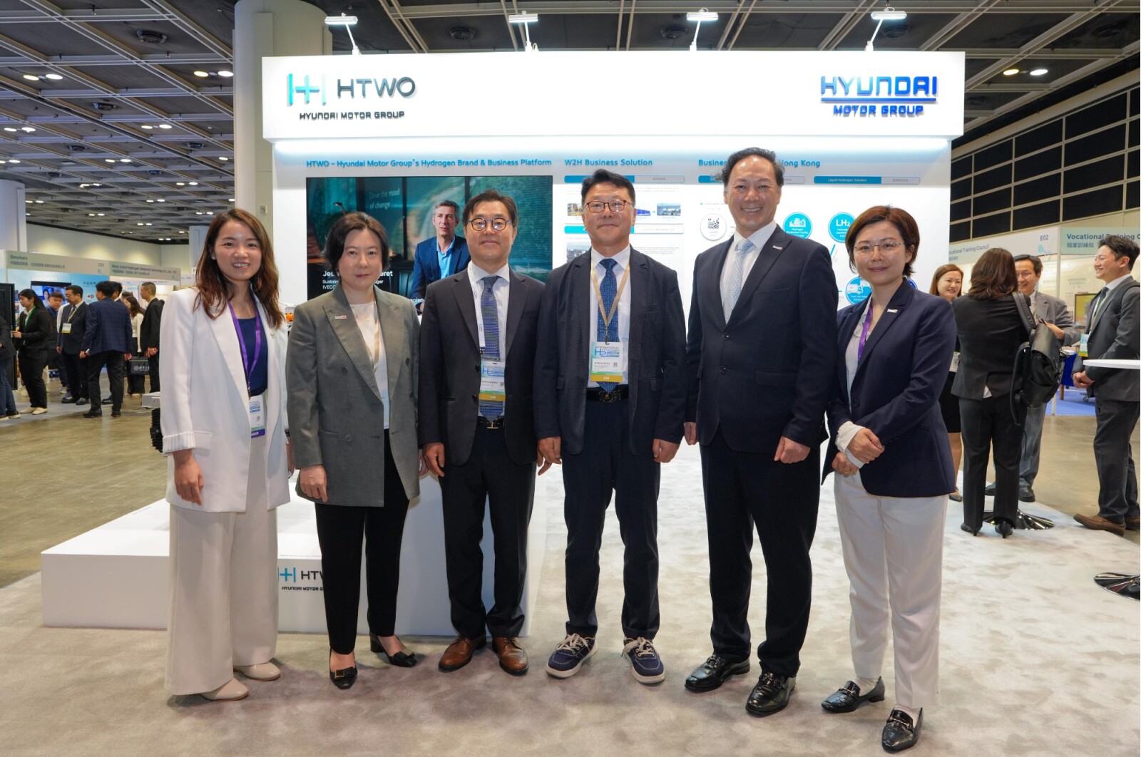 At the International Hydrogen Development Symposium 2026 today (May 18), nine pioneering companies from Korea, the Chinese Mainland, France, and Hong Kong - including Hyundai Motor Group - signed a landmark Memorandum of Understanding on hydrogen ecosystem building, marking a major step toward advancing the city's green economy. Photo shows (from left) Senior Vice President (Sustainability) for Technology, Innovation and Entrepreneurship of Invest Hong Kong (InvestHK), Ms Olivia To; the Director-General of Investment Promotion of InvestHK, Ms Alpha Lau; Executive Vice President and Head of Energy & Hydrogen Policy Sub-Division at Hyundai Motor Group, Mr Seung Kyu-shin; Deputy Minister for Territorial and Urban Policy at Ministry of Land, Infrastructure and Transport of the Republic of Korea, Mr Jeong Eui-kyung; the Global Head of Financial Services, Fintech & Sustainability of InvestHK, Mr King Leung; and Senior Vice President, Transport, Logistics and Industrials of InvestHK, Ms Bonnie Ho, at the symposium.