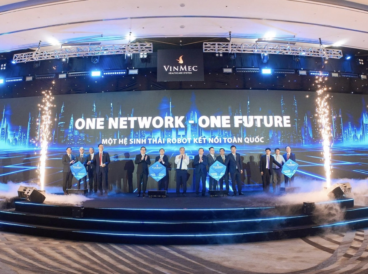 The official inauguration of the nation's first high-tech robotic surgery network, an integrated ecosystem designed to redefine surgical standards in Vietnam.