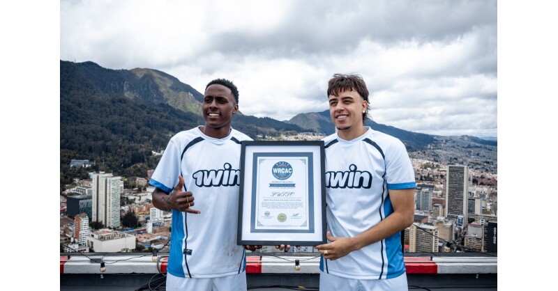 1win Breaks World Record by Bringing Football to the Top of Bogotá
