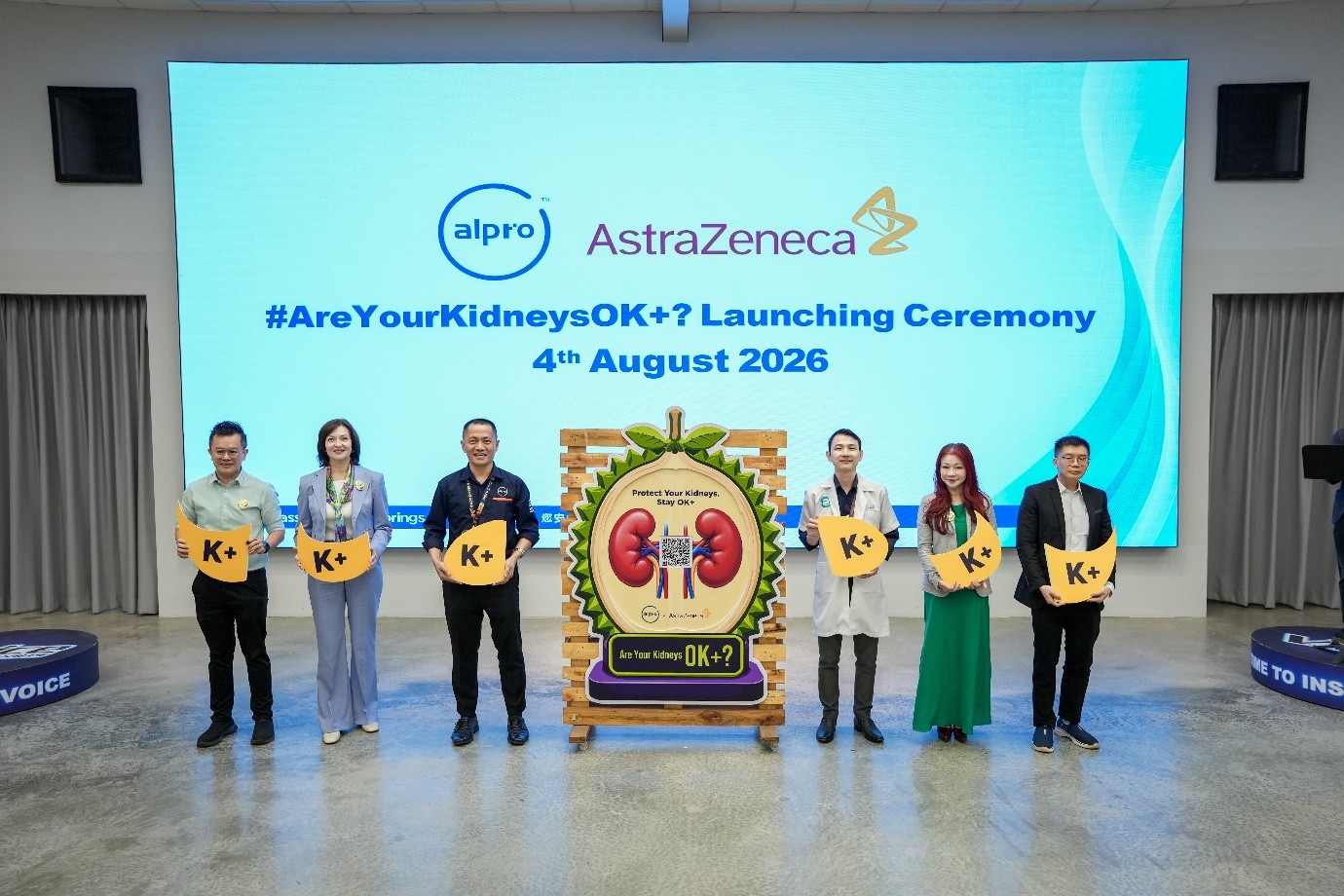 (From left: Dr. Cheng Yong Fatt (Consultant Nephrologist of KPJ Seremban Specialist Hospital); Dr. Svetlana Yanchuk (Country President of AstraZeneca Malaysia); Ph. Hiew Fei Tsong (Co-founder of Alpro Group); Dr. Ng Ming Lee (Medical Director of Alpro Clinic); Ms Jenny Poon (Business Unit Director of CVRM/R&I of AstraZeneca Malaysia); Dr. Yong Lit Sin (Consultant Endocrinologist of Columbia Asia Hospital Seremban)