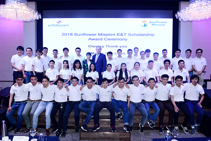 Tổ chức Sunflower Mission trao 59 suất học bổng cho các kỹ sư tương lai của Việt Nam Tổ chức Sunflower Mission trao 59 suất học bổng cho các kỹ sư tương lai của Việt Nam